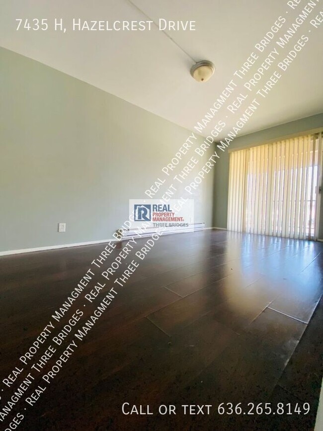 Building Photo - 7435 Hazelcrest Dr