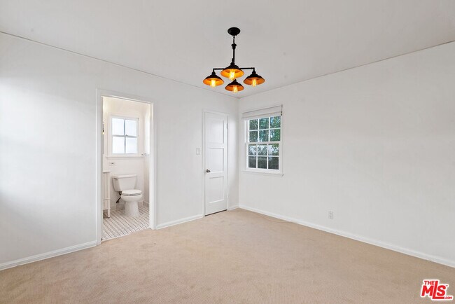 Building Photo - 1204 Beverwil Dr