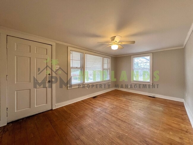 Building Photo - 135 Rivelon Rd