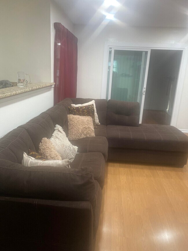 Living Room with a sofa bed - 48 Augustine Pl