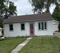 Building Photo - 930 Groveland St