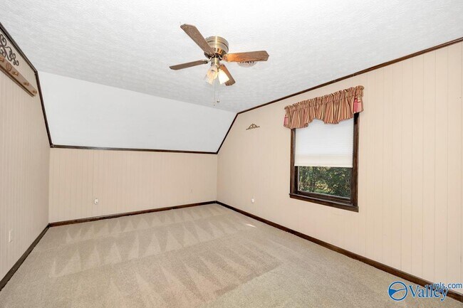 Building Photo - 1307 Lindsay Ln S