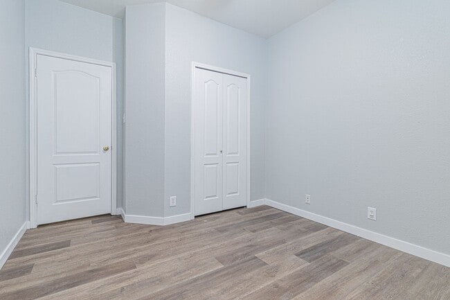 Building Photo - 213 Tapwood Ln