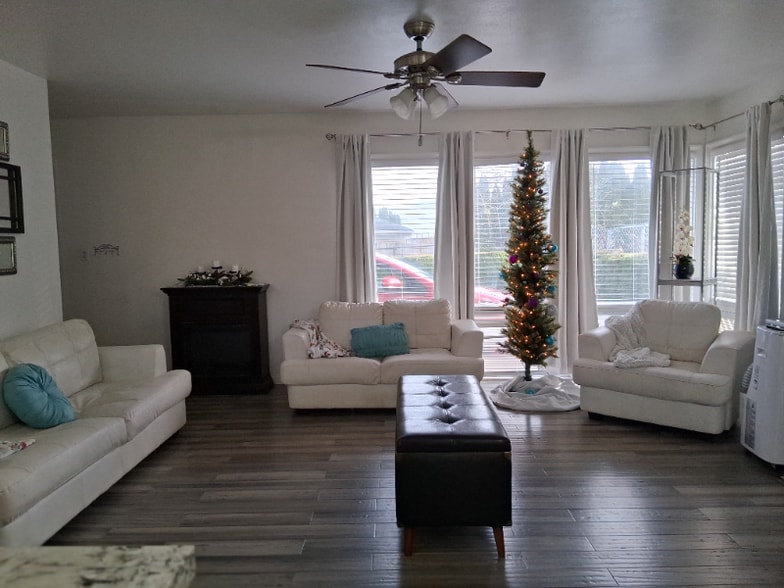 Building Photo - 24203 36th Ave S