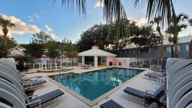 Building Photo - 4939 Walden Cir