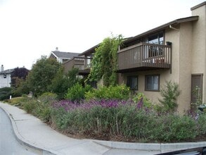 Building Photo - 2 Story Condo in Seascape with 1 car Garage