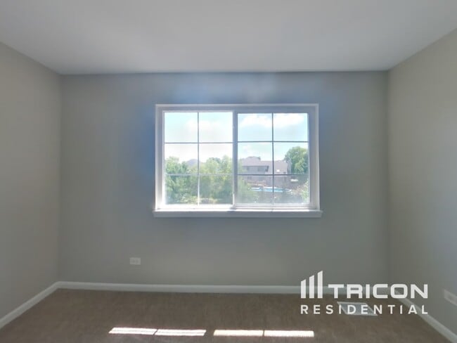 Building Photo - 23047 Ironwood Dr