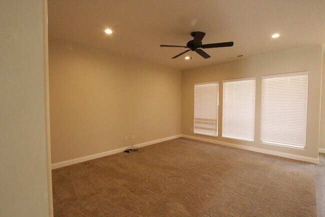 Building Photo - Move in Ready - Sand Hollow and Dunes Retreat