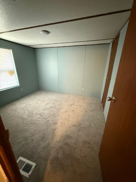 Building Photo - 298 Farley Cir