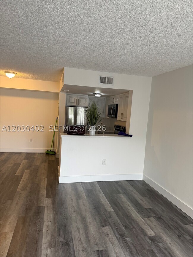 Building Photo - 675 NW 85th Ct
