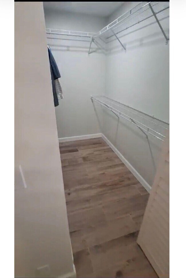 Building Photo - 1965 SW Silver Pine Way