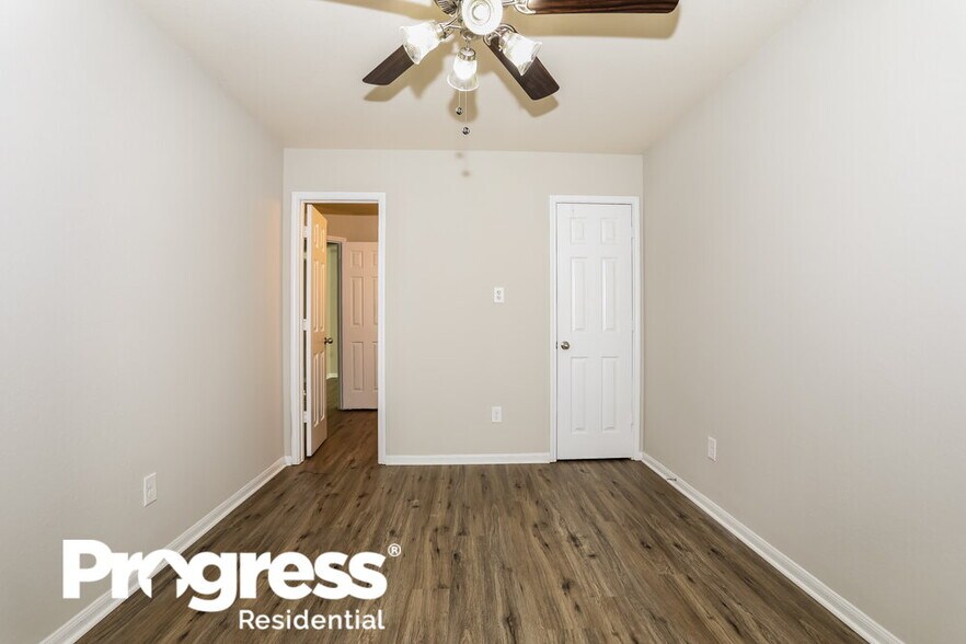 Building Photo - 16738 N Gull Dr