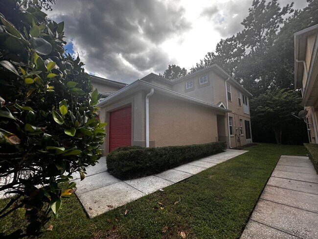 Building Photo - RIVER RUN COACH HOMES CONDO - 3BR/2BA - NE...