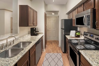 Building Photo - Live Easy. Live Stylish. Live Midtown!