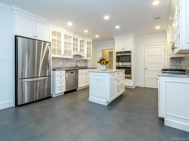 Building Photo - 29 Birch St