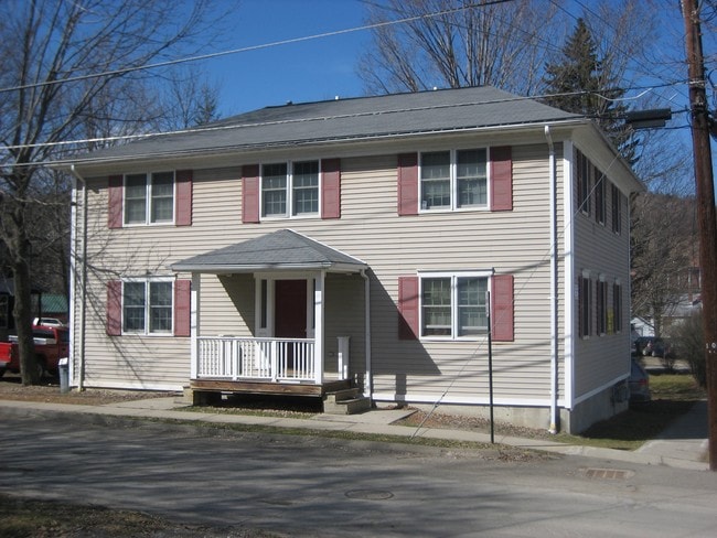 16 West University St, 4 apartments - 4 Elm St