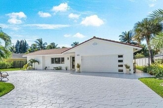 Building Photo - 653 NW 10th Ct