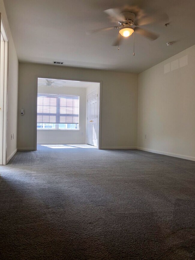 Building Photo - 146-K University Village
