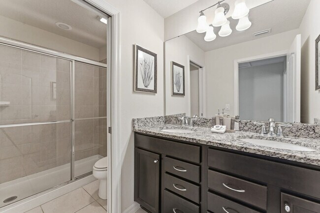 Building Photo - 8914 Zurich Ln