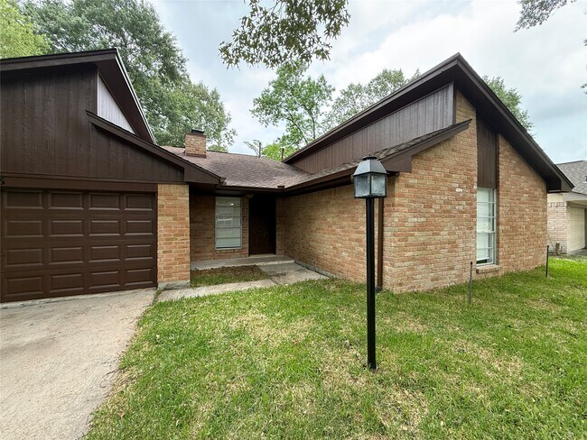Building Photo - 2075 Little Cedar Dr
