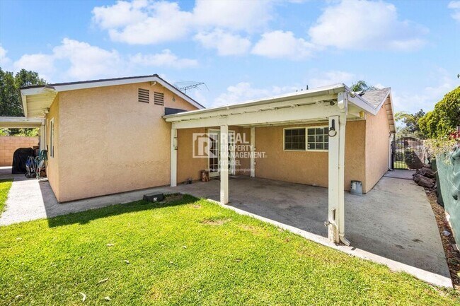 Building Photo - 16653 Mallory Dr