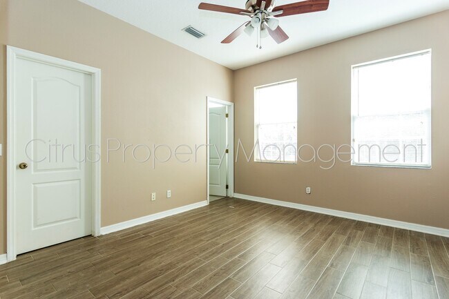 Building Photo - Daniels Landing 2/2.5 Townhome available now!