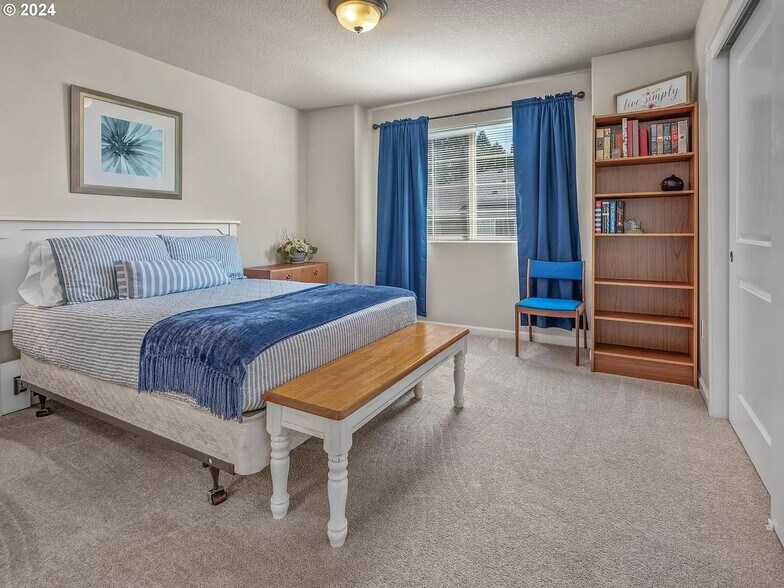 Secondary Ensuite Bedroom - 126 NE 78th Ave