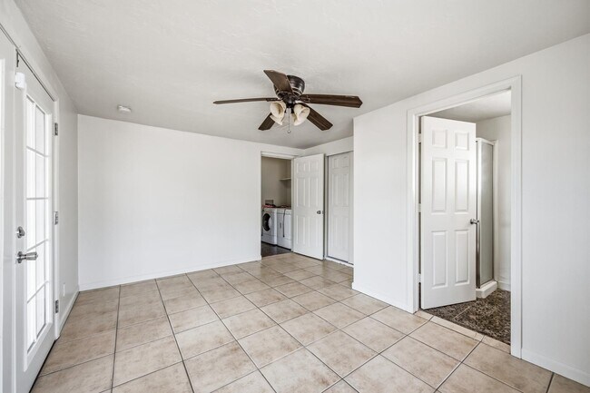 Building Photo - 9427 N 1st Ave