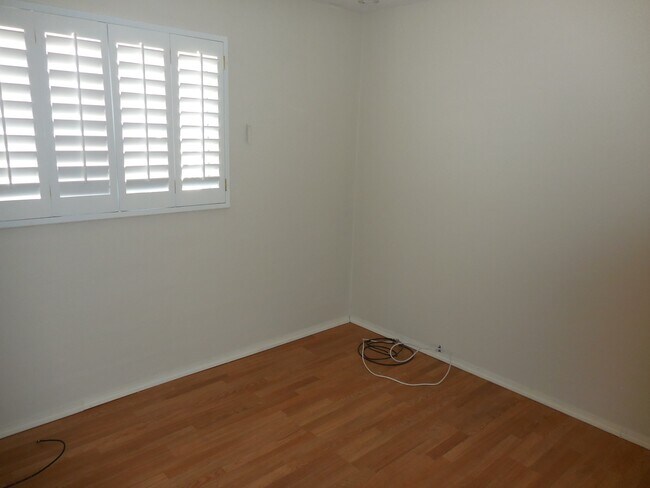 Building Photo - 1127 Del Norte St