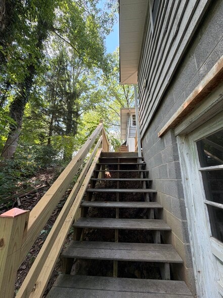 Building Photo - 116 Beverly Rd