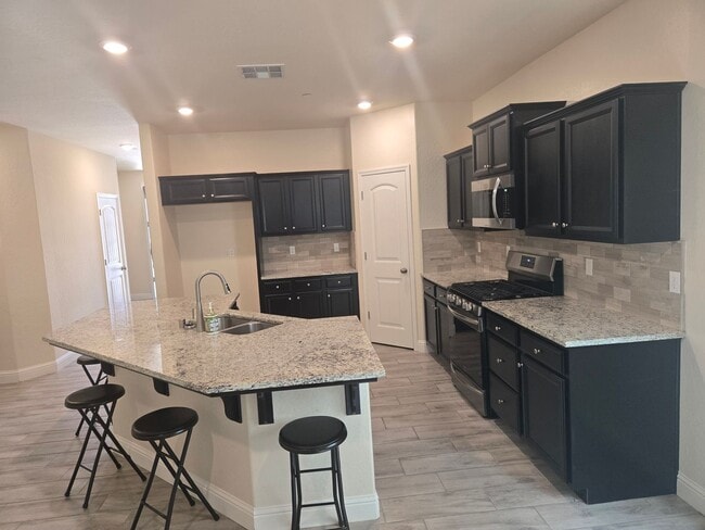 Building Photo - Beautiful home ready for your family available June!