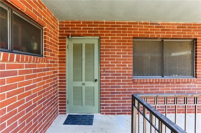 Building Photo - 91 Rumson Rd NE