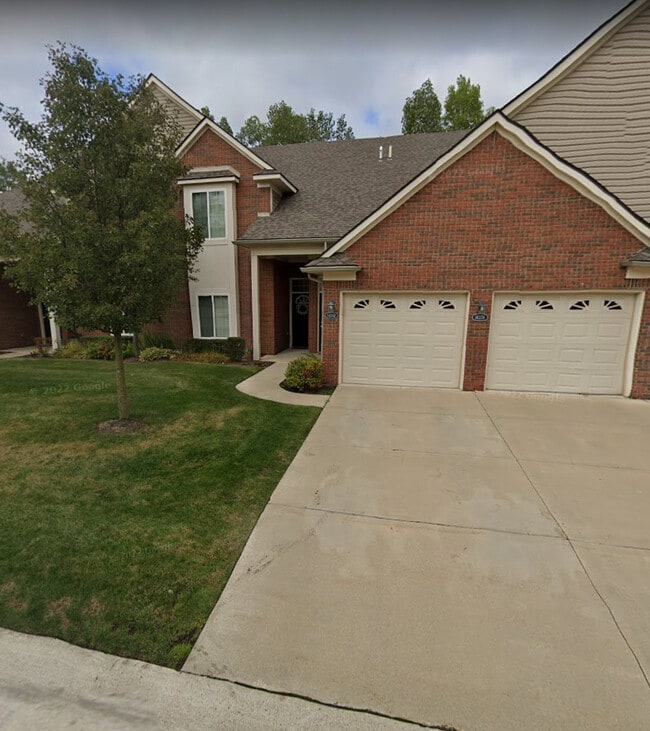 Primary Photo - 14382 Shadywood Dr