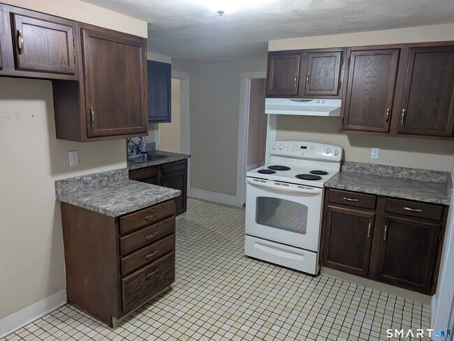 Building Photo - 17 Burlington Rd