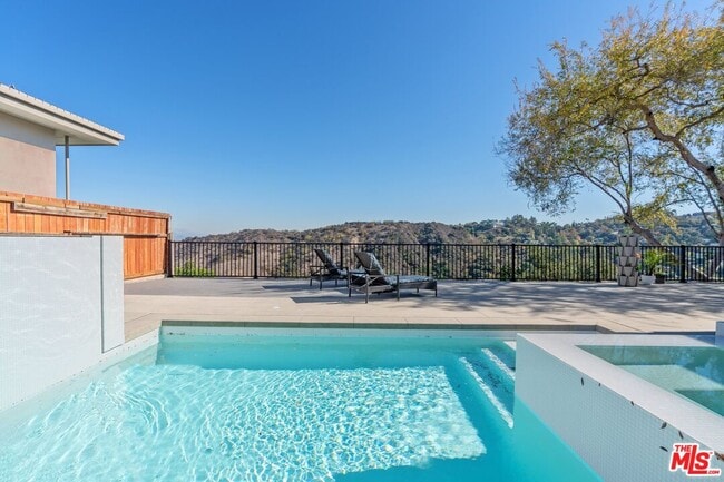 Building Photo - 3632 Beverly Ridge Dr