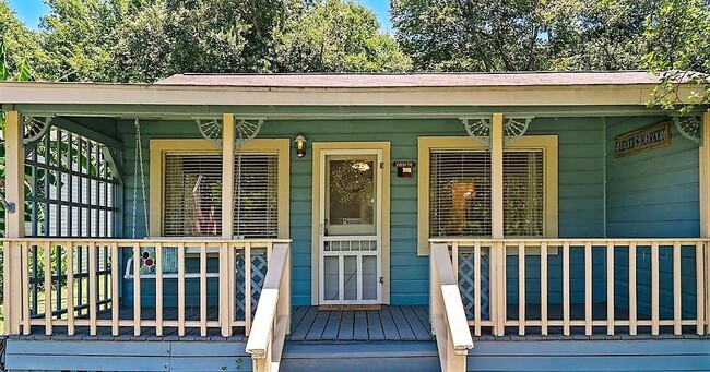 Primary Photo - 1671 E Pine Lake Cir