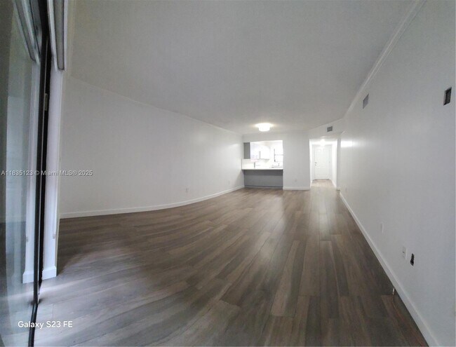Building Photo - 2325 W 60th St
