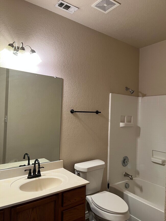 Building Photo - 209 Serenade Ln