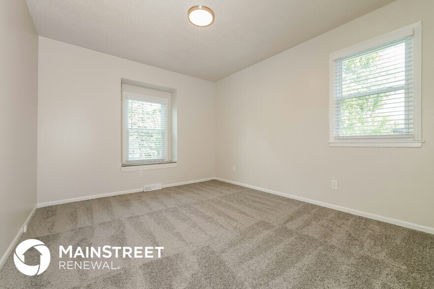 Building Photo - 1116 N Walker Ln