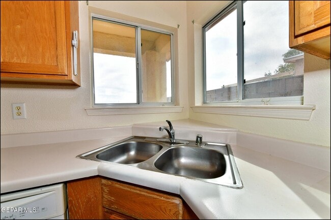 Building Photo - 14164 Robert Ituarte Dr