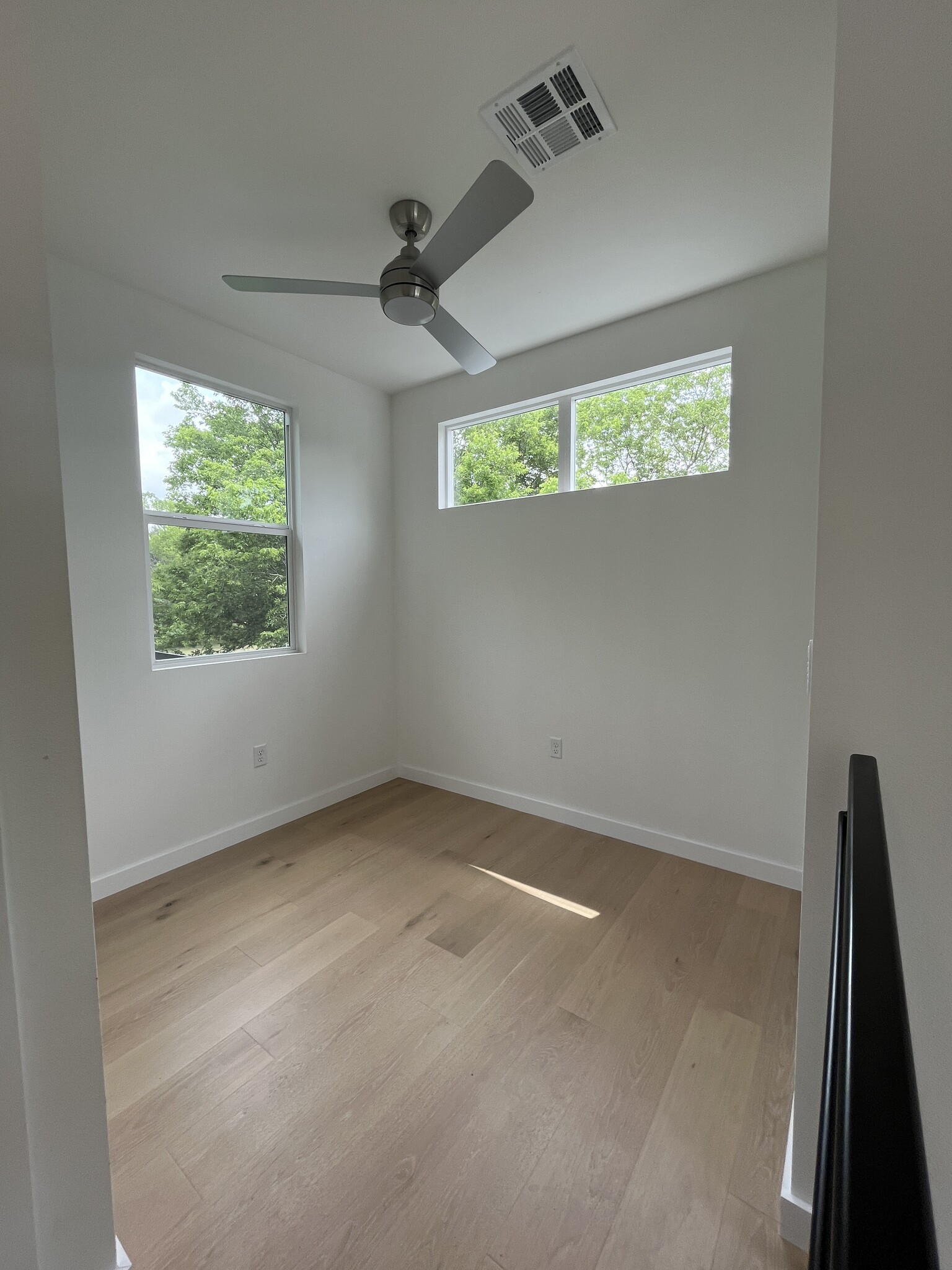 Bonus Room/Secondary Living Room/Office - 500 Capitol Dr