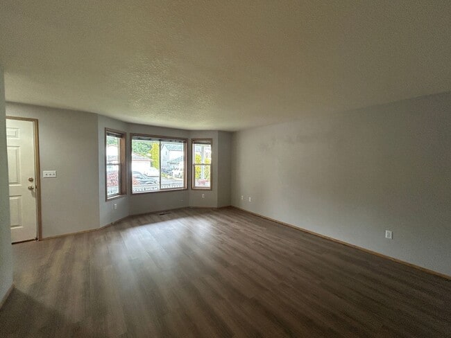 Building Photo - 7509 NE 67th St