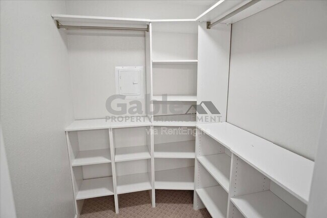 Building Photo - 27663 Ironstone Dr
