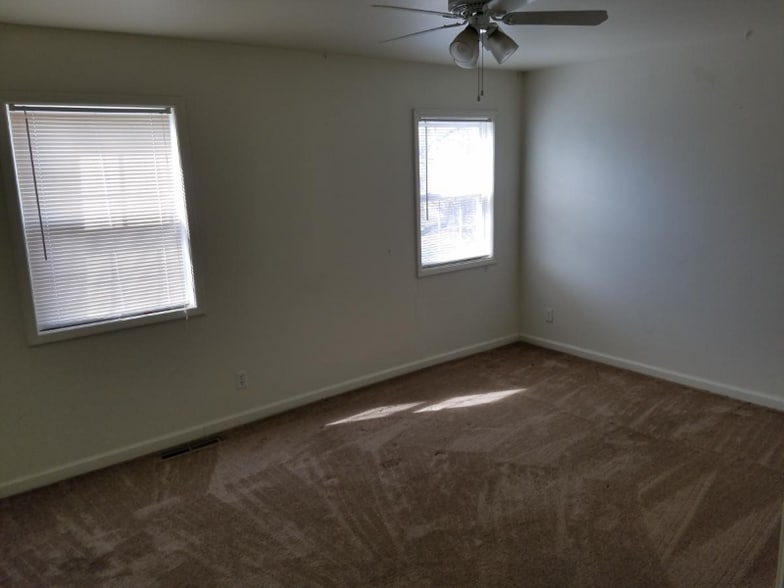 Building Photo - 1907 Messenger Cir