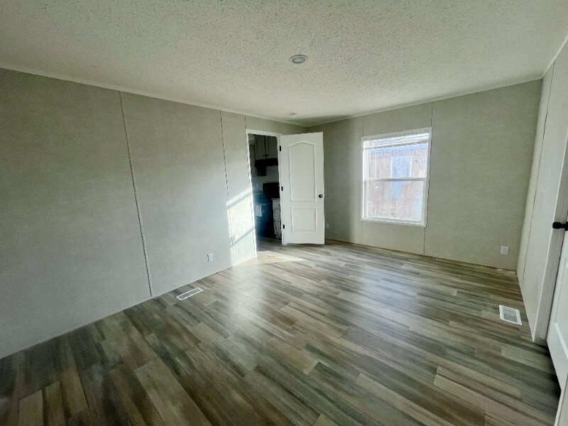 Building Photo - 1405 Elm Hills Blvd