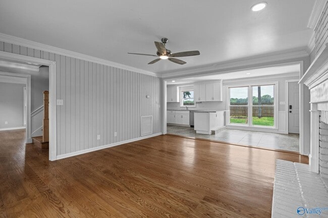 Building Photo - 101 Shady Ln