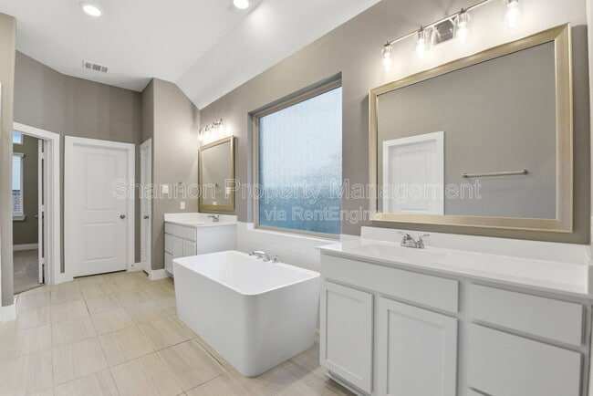 Building Photo - 808 Marisol Bay Dr