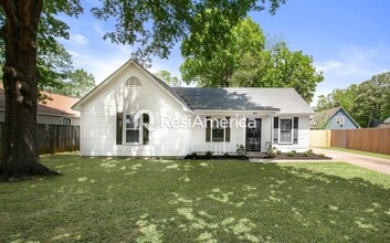 Building Photo - Newly Renovated 3BR/2B home in Millington