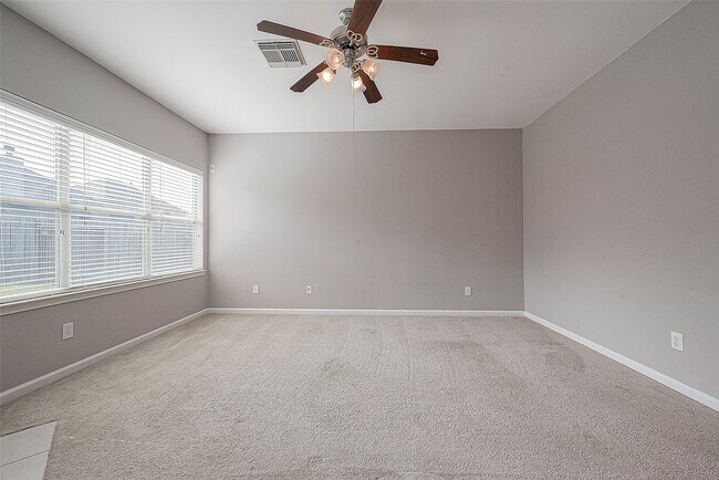Building Photo - 5203 Heatherdawn Ct