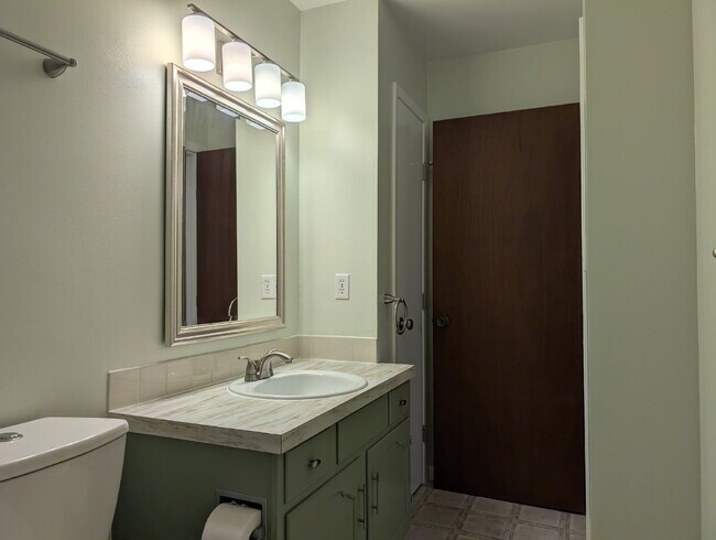 Building Photo - Nice 3 Bedroom Ranch in Appleton